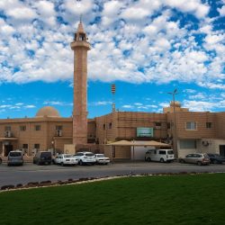 توزيع جوائز على المتميزين